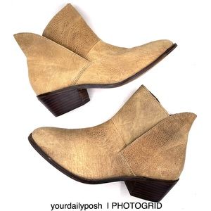 Adam Tucker woodsy leaf-embossed taupe leather ankle booties 9.5